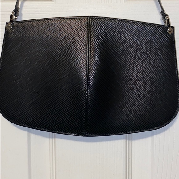 Louis Vuitton Black Epi Leather Pochette - Picture 3 of 8